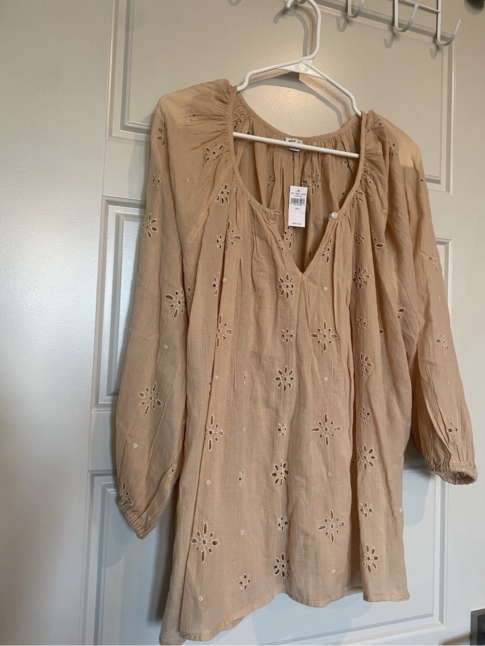 Aerie Embroidered Eyelet Floral Lightweight Cotton Blouse